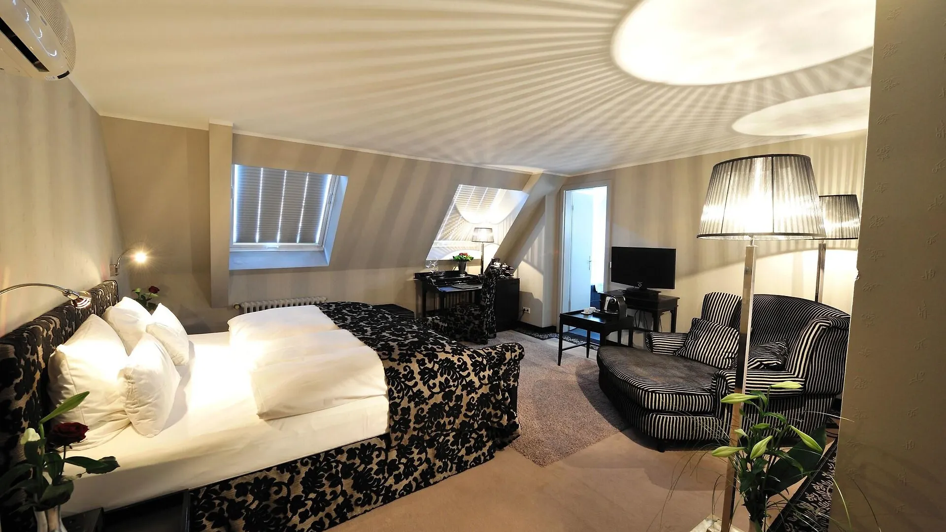 Stage47 Otel Düsseldorf Almanya
